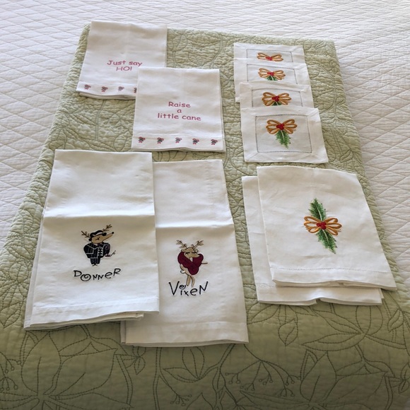 Pottery Barn Dining Miscellaneous Christmas Linens Poshmark